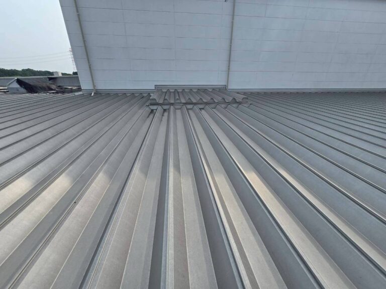 埼玉県入間市　工場　折板屋根塗装工事・KFワールドセラルーフ遮熱