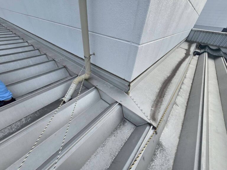 埼玉県入間市　工場　折板屋根塗装工事・KFワールドセラルーフ遮熱