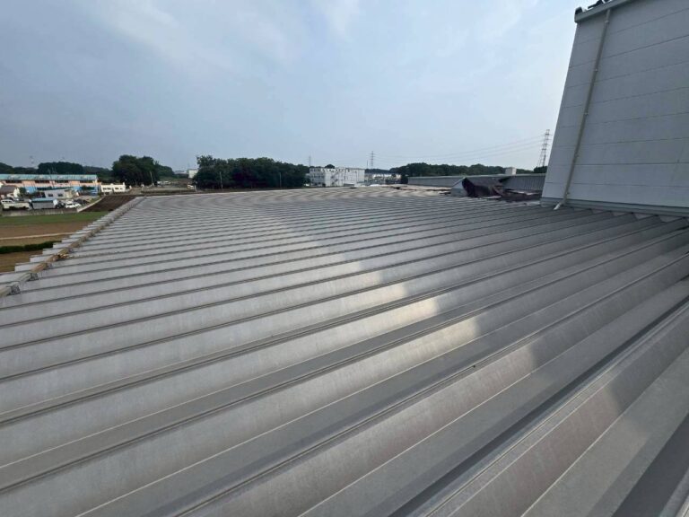 埼玉県入間市　工場　折板屋根塗装工事・KFワールドセラルーフ遮熱