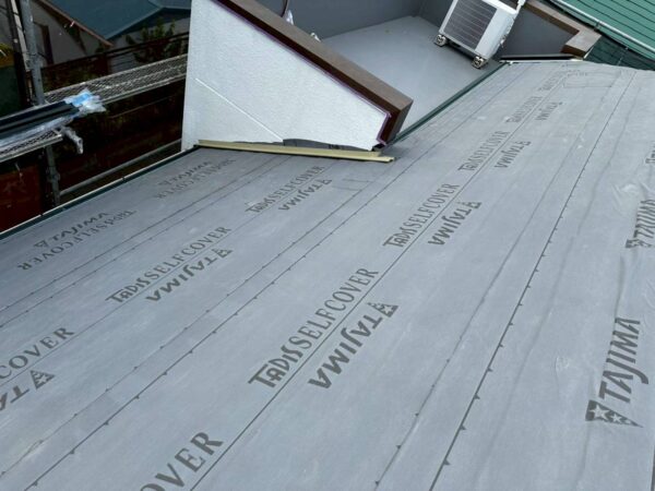 埼玉県入間市　I様邸　屋根リフォーム工事　カバー工法　防水性を高めるためにルーフィングを施工しました！