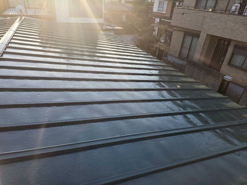 埼玉県狭山市　O様邸　トタン屋根塗装工事・KFケミカル セミフロンスーパールーフⅡ