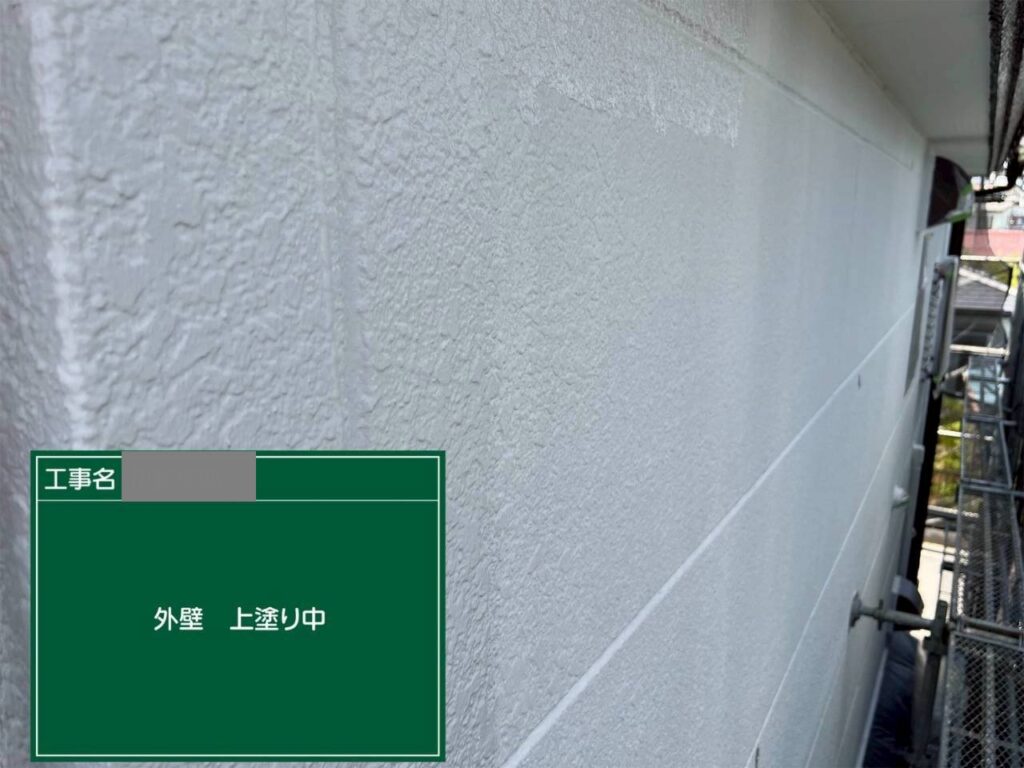 埼玉県入間市　I様邸　外壁塗装工事　中塗り～上塗り　3度塗りが必要な理由とは？