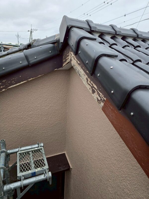 埼玉県入間市　S様邸　外壁塗装工事　付帯部塗装　破風板の役割って何？