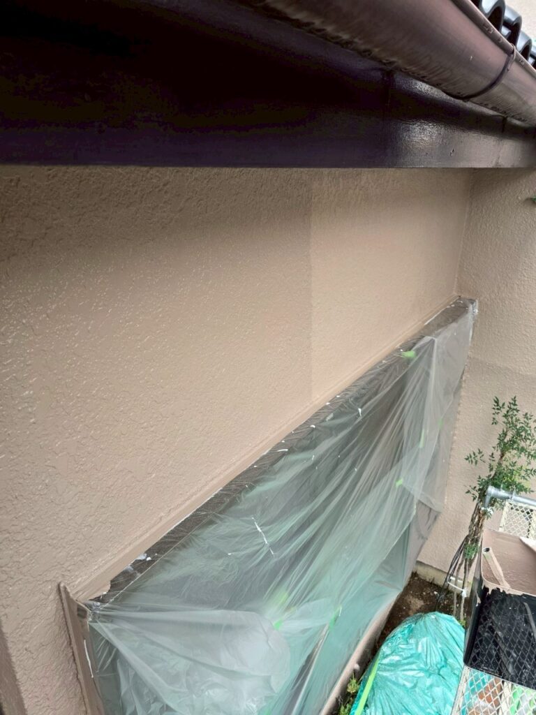 埼玉県入間市　S様邸　外壁塗装工事　中塗りと上塗りは外観を決めるために重要！