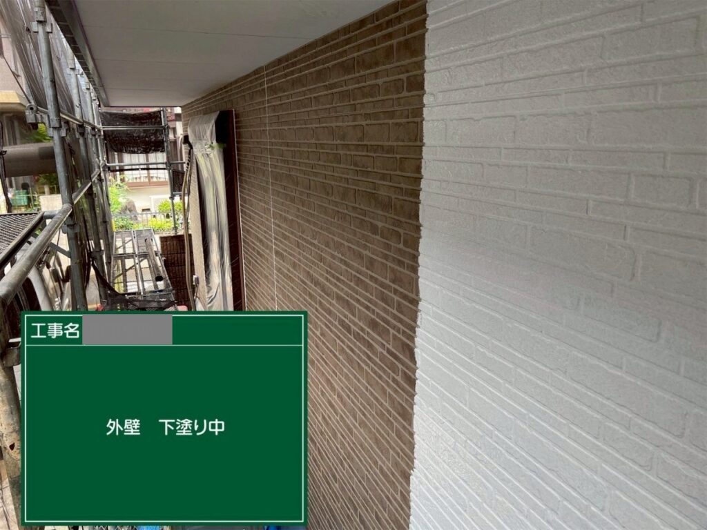 埼玉県入間市　H様邸　外壁塗装工事　密着性向上のために下塗り塗装をおこないました！