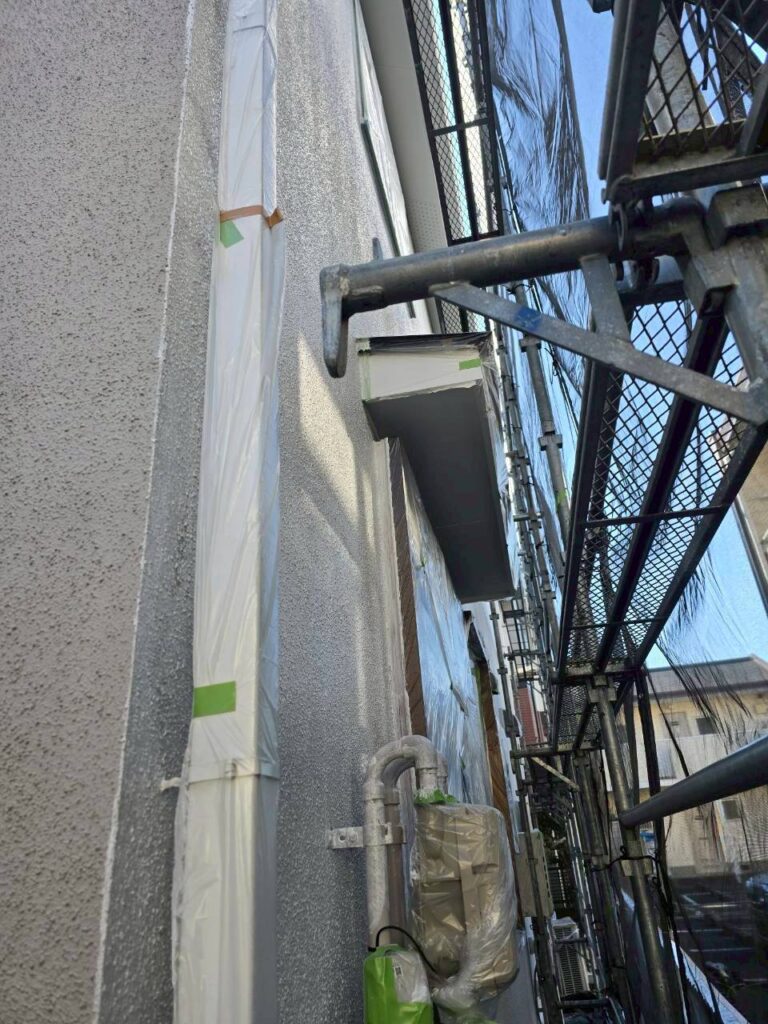 埼玉県狭山市 A様邸 外壁塗装工事 下塗り~中塗りで塗装の土台作り